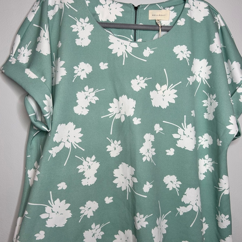 MELLODAY Sage Floral Blouse